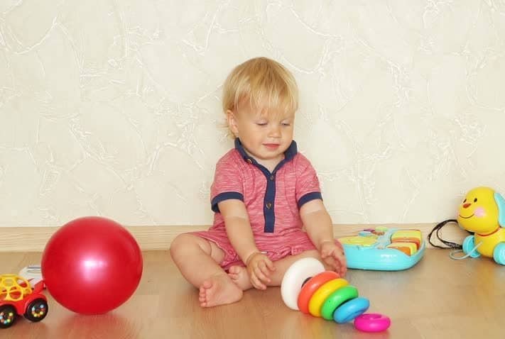 Игра с бебе вкъши